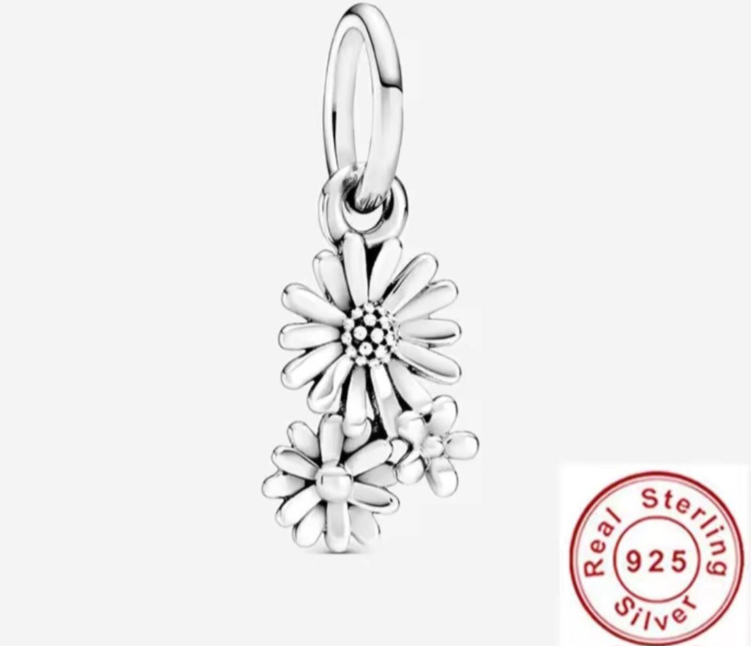 Sterling Silver Daisy Charm - Enchanting Charms